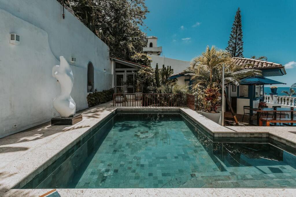 Tropical Escape Next To Leblon *