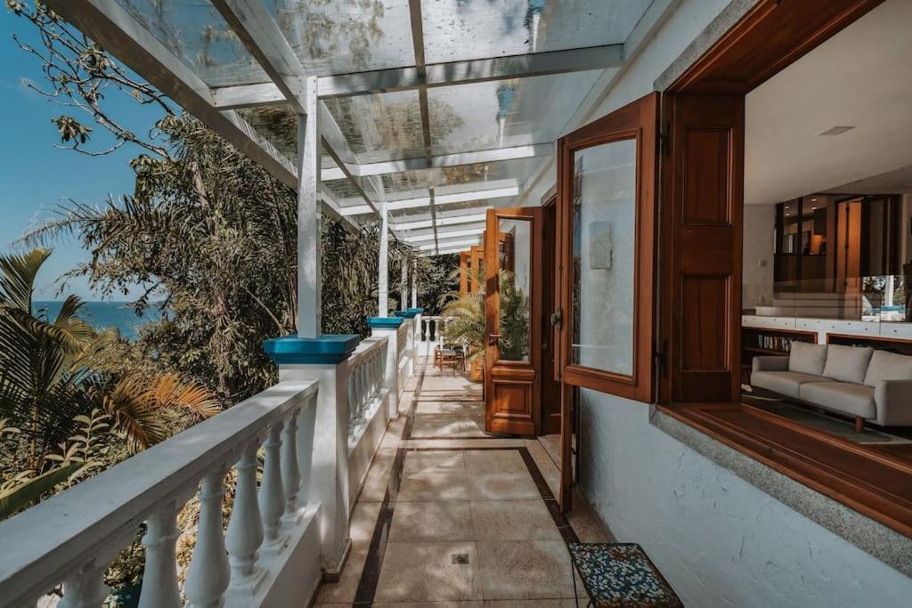 Tropical Escape Next To Leblon